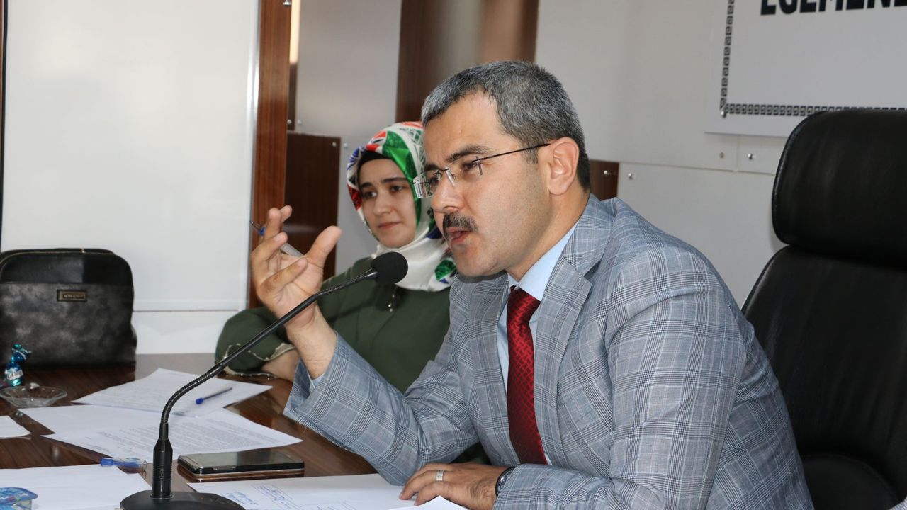 EKİM AYI MECLİSİNDE SOĞUK RÜZGARLAR ESTİ