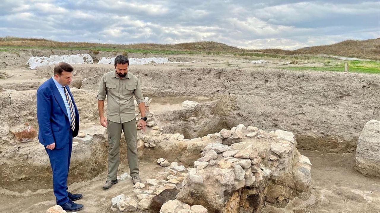 Kaymakam Cıdıroğlu Beycesultan Höyüğünü Ziyaret Etti