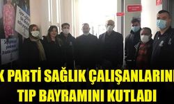 AK Parti Çivril İlçe teşkilatı sağlık çalışanlarını ziyaret edip 14 Mart Tıp