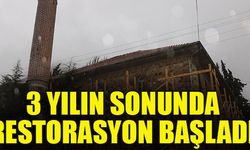 Çivril’in Işıklı Mahallesi’nde bulunan Çarşı Camii üç senedir ibadete açılmayı