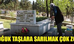 Çivril’de yaşayan şehit aileleri, Ramazan Bayramı arifesinde şehit kabirlerini ziyaret