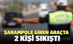 Şarampole Giren Araçta 2 Kişi Sıkıştı