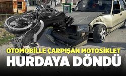 Otomobille Çarpışan Motosiklet Hurdaya Döndü