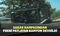 Sakar Rampasından Freni Patlayan Kamyon Devrildi