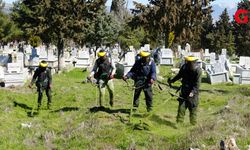Çivril’de Bayram Öncesi Mezarlıklar Temizlendi