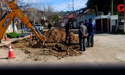 Çivril'in İğdir Mahallesinde Doğalgazda bozulan yol yapılıyor