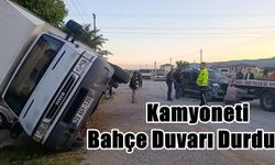 Festival Sahnesi Taşıyan Kamyonet Kaza Yaptı
