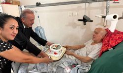 Gaziler Günü'nde çifte mutluluk: Kaymakam Demir'den Kıbrıs Gazisine doğum günü sürprizi!