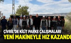 Çivril’de kilit parke çalışmaları yeni makineyle hız kazandı