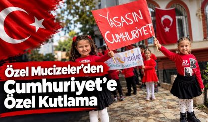 Çivrilli Minik Kalplerden Görkemli Cumhuriyet Yürüyüşü