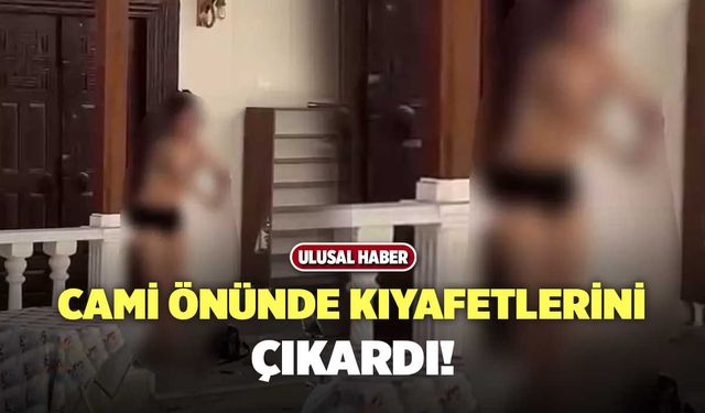 Cami Önünde Kıyafetlerini Çıkardı!