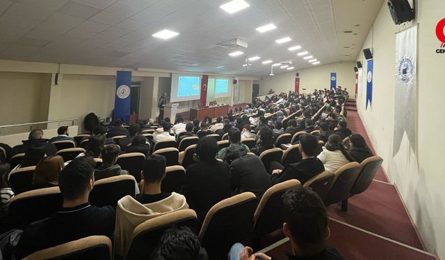 Çivril’de Polis Öğrencilere Narko Gençlik Semineri Verdi
