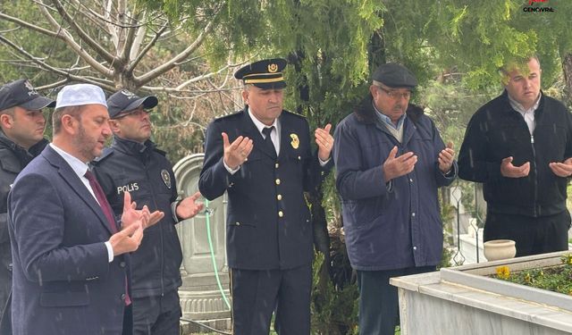 Müftü Şehit Polislerin Mezarını Ziyaret Etti