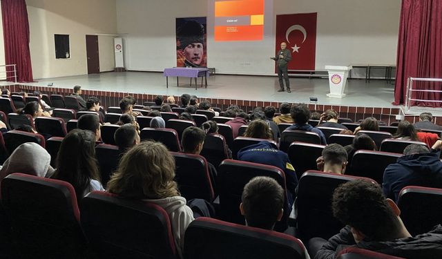 Çivril’de TÜBİTAK Bilim Söyleşisi Düzenlendi