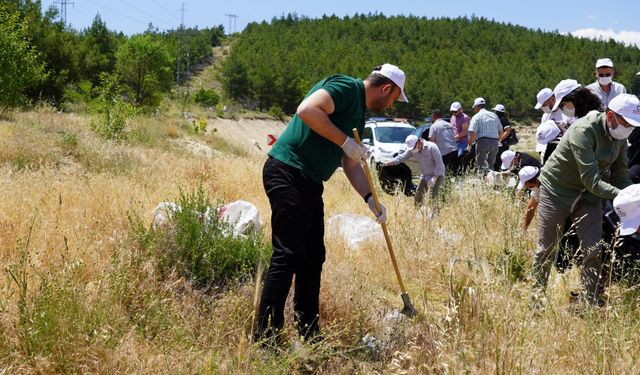 Çivril Belediyesi'nden Dünya Çevre Günü'ne Özel Temizlik Etkinliği