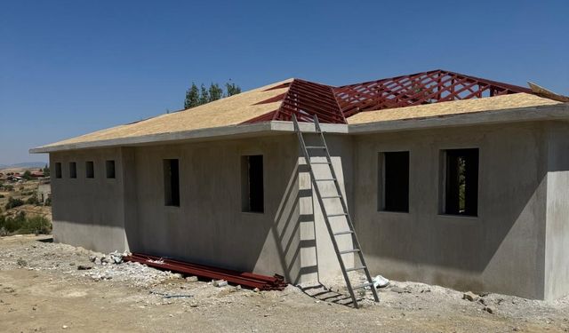 Çivril’de Hayırsever Devlet İş Birliği İle Yapılan Sağlık Ocağı Tamamlanmak Üzere