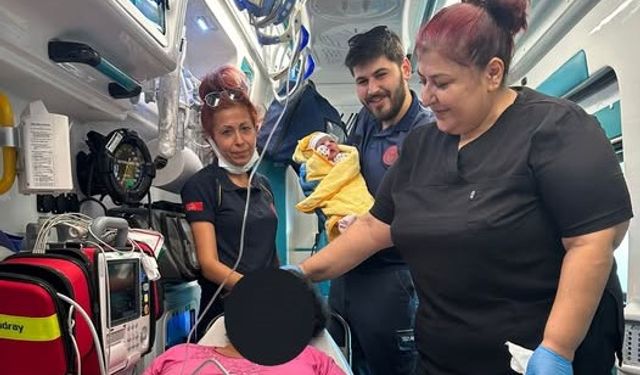 Çivrilli Anne doğumu Ambulansta yaptı
