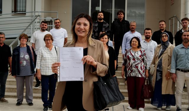 CHP İlçe Başkanı Hatice Altıntaş Mazbatayı Aldı