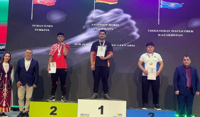 Çivrilli Sporcular Dünya Şampiyonasında 5 Madalya Kazandı