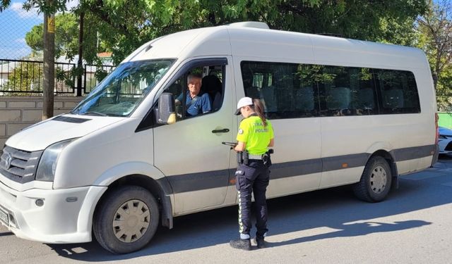 Çivril Emniyeti Okul Önü Denetimlerine Başladı