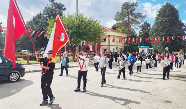 Çivril’de Cumhuriyet Coşkusu Mahalle ve Okullara Taştı