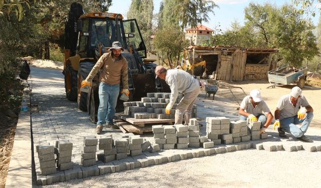 Çivril Özdemirci'de Üst Yapı Çalışmaları Devam ediyor