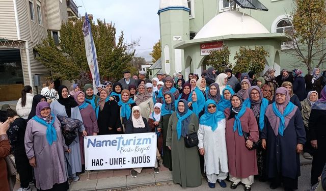 Çivril’den Umre Yolcuları Dualarla Uğurlandı