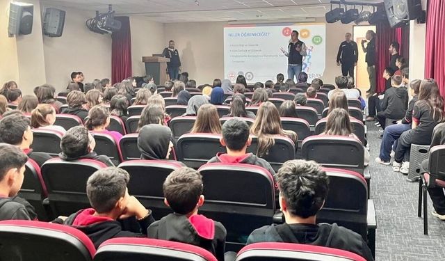 Emniyetten Akran Zorbalığı ve Siber Suçlar Bilgilendirmesi