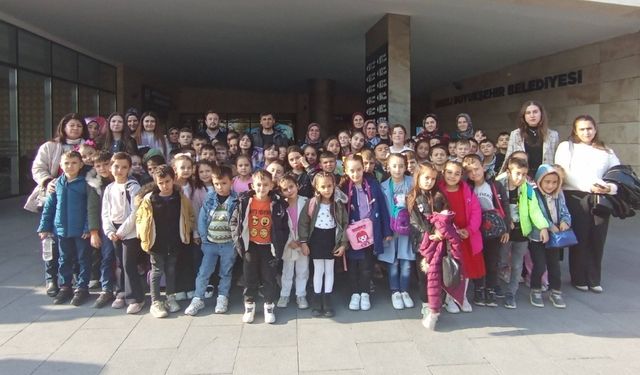 Büyükşehir İle Öğrenciler, İlk Kez Tiyatroyla Buluştu