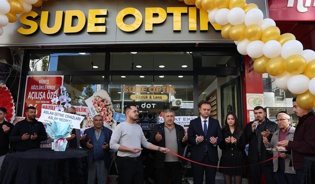 Genç Girişimci Optisyen İlk İşyerini Açtı