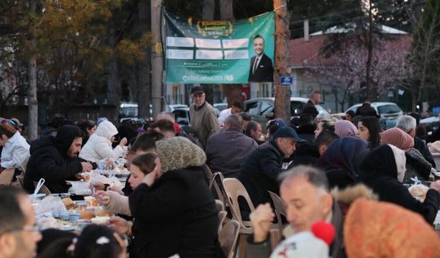 Çivril Kızılcasöğüt’te Kadir Gecesi İftar Sofrasında Buluştu