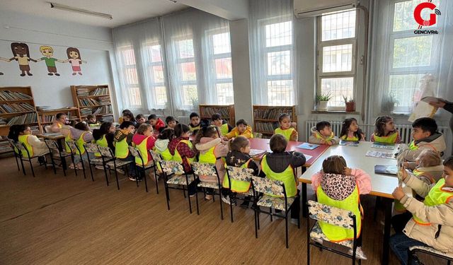 Anaokulu Öğrencileri Kütüphane Sevgisini Öğrendi