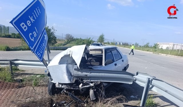 Direksiyon Hâkimiyetini Kaybetti Bariyerlere Çarptı
