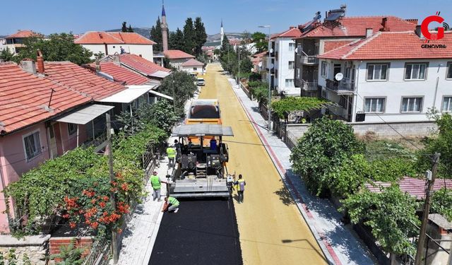 Çivril’in Önemli Caddesi Yeni Yüzüne Kavuştu