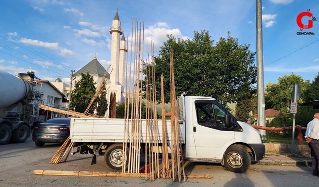 Çivril’de Ceviz Hasadı Mesaisi Başladı: Sırıklar Pazara İndi