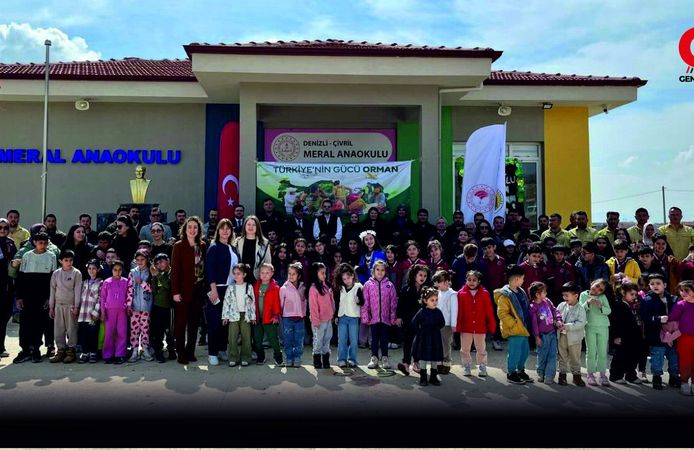 Çivril’de Meral Anaokulu Öğrencileri Fidan Dikti