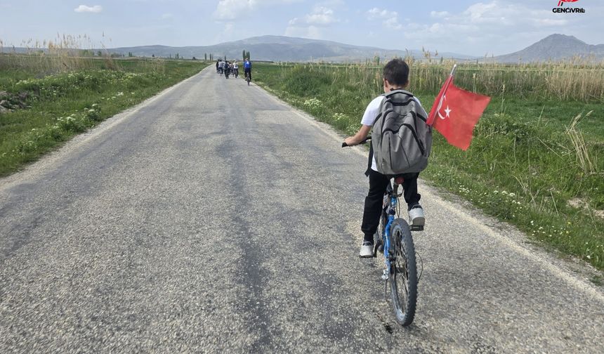 AKİDAK 23 Nisanı Bisiklet Turu İle Kutladı