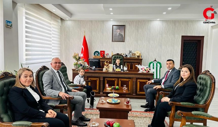 Çivril'de Koltuklar Kısa Süreliğine Öğrencilere Devredildi