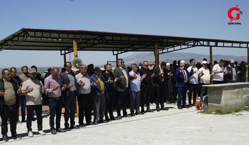 Şükür Namazı Kılıp Yağmur İçin Dua Ettiler