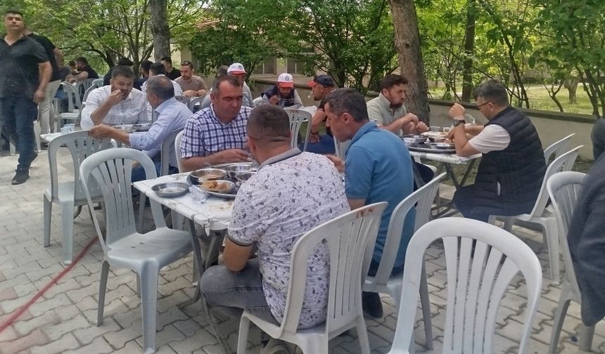 Yukarı Sanayi Esnafından 5 Bin Kişilik Hayır Yemeği