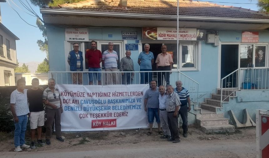 Muhtardan Başkanlara Pankartlı Teşekkür