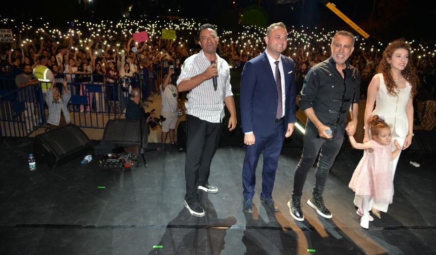 Çivril'de Coşku Haluk Levent ile Zirveye Çıktı