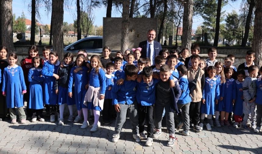 Başkan Semih Dere'den Öğrencilere Saha Sözü