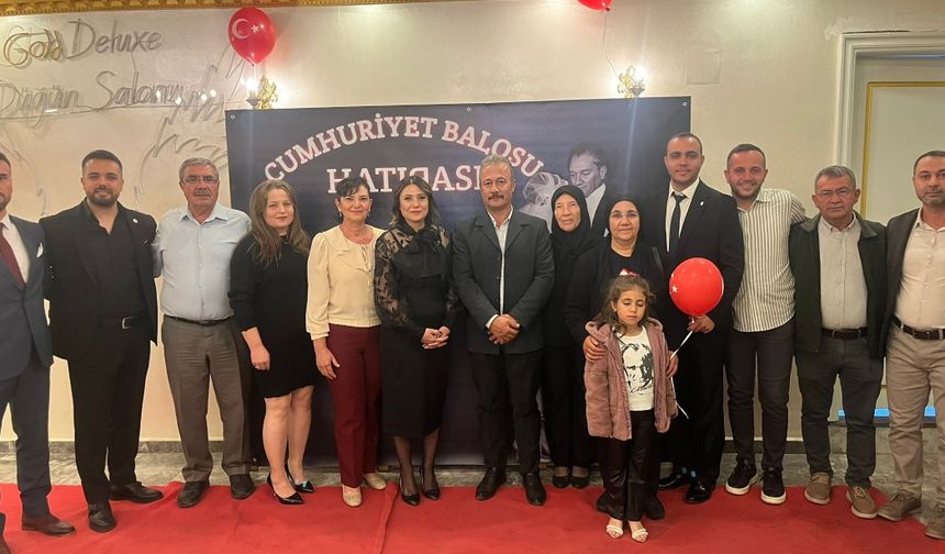 CHP Cumhuriyeti Birlik ve Beraberlik Balosu İle Kutladı