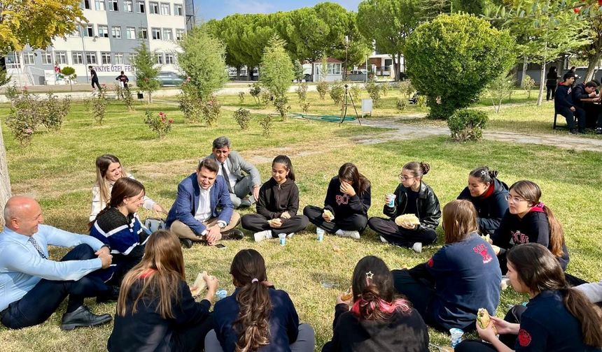 Sınav Haftasını Geride Bırakan Öğrencilere Moral Ziyareti