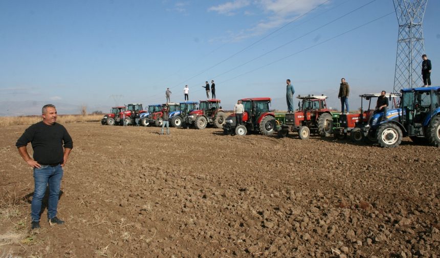 50 Traktör, 1 Tarlada Buluştu: Yamanlar’da İmece Geleneği Devam Ediyor