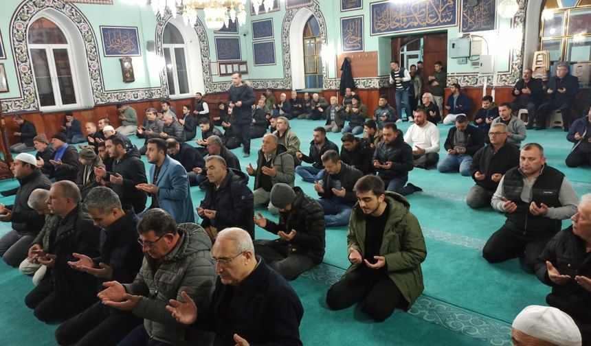 Regaip Kandili’nde Çivril Camileri Doldu Taştı