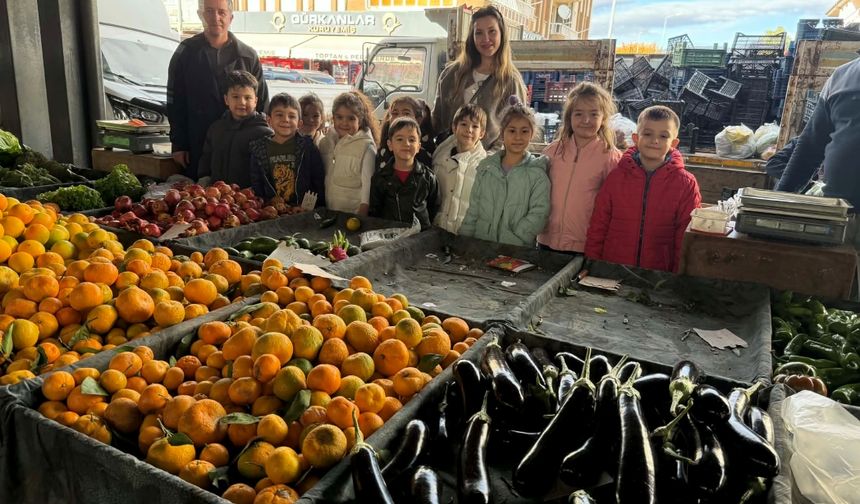 Çivrilli Anaokulu Öğrencileri Pazarda Satış Yaptı