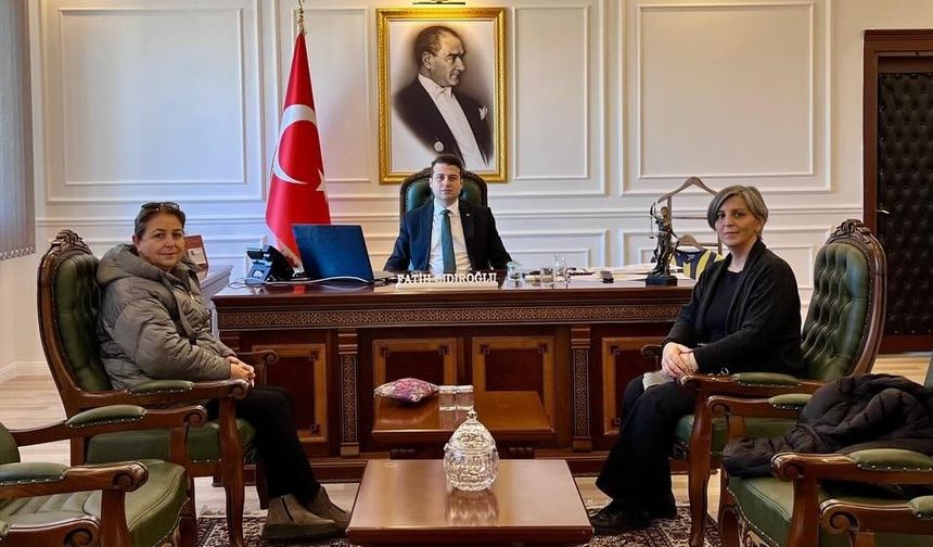 Yeşil Çivril Kadın Kooperatifi kaymakam Fatih Cıdıroğlunu makamında ziyaret etti