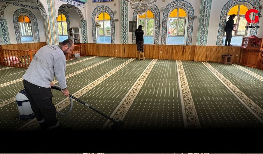 Çivril Belediyesinden Camilerde Ramazan Temizliği